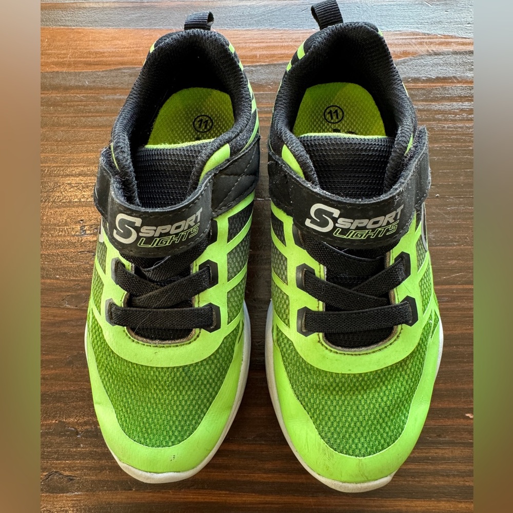 Skechers Boy Light Up Sneakers sze 11